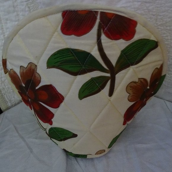 Floral Patterned Cream Tea Cozy Westside - Picture 1 of 2